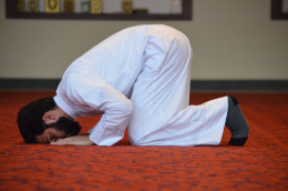 Namaz: İbadetin Temel Taşı ve Önemli Hareketleri